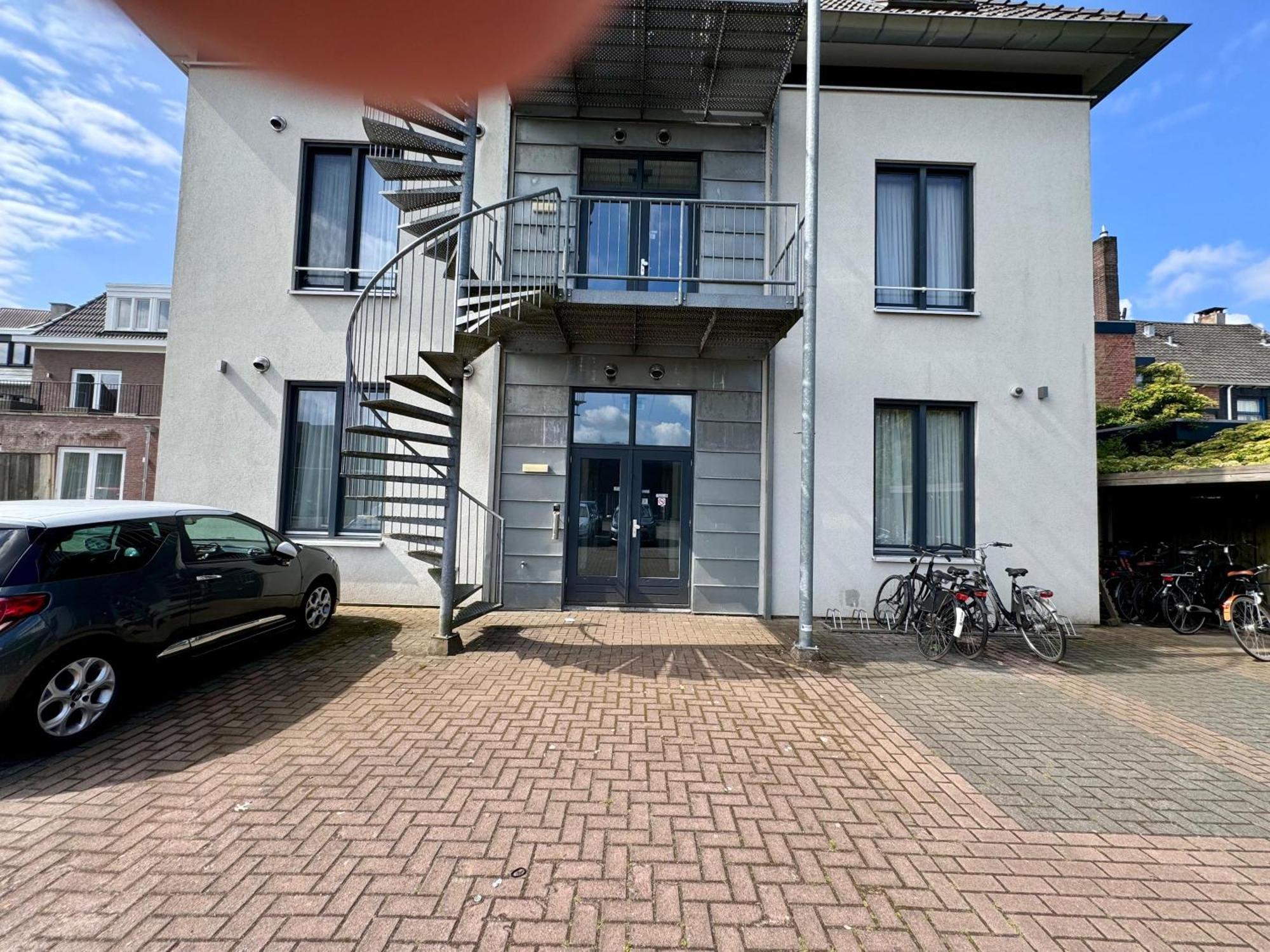 86 3City Appartement Met Prive Parkeerplaats Enschede Exterior foto